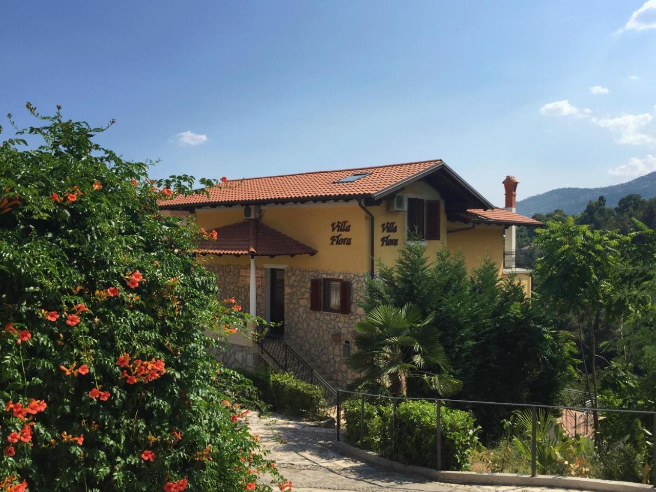 Villa Flora Опатия Екстериор снимка
